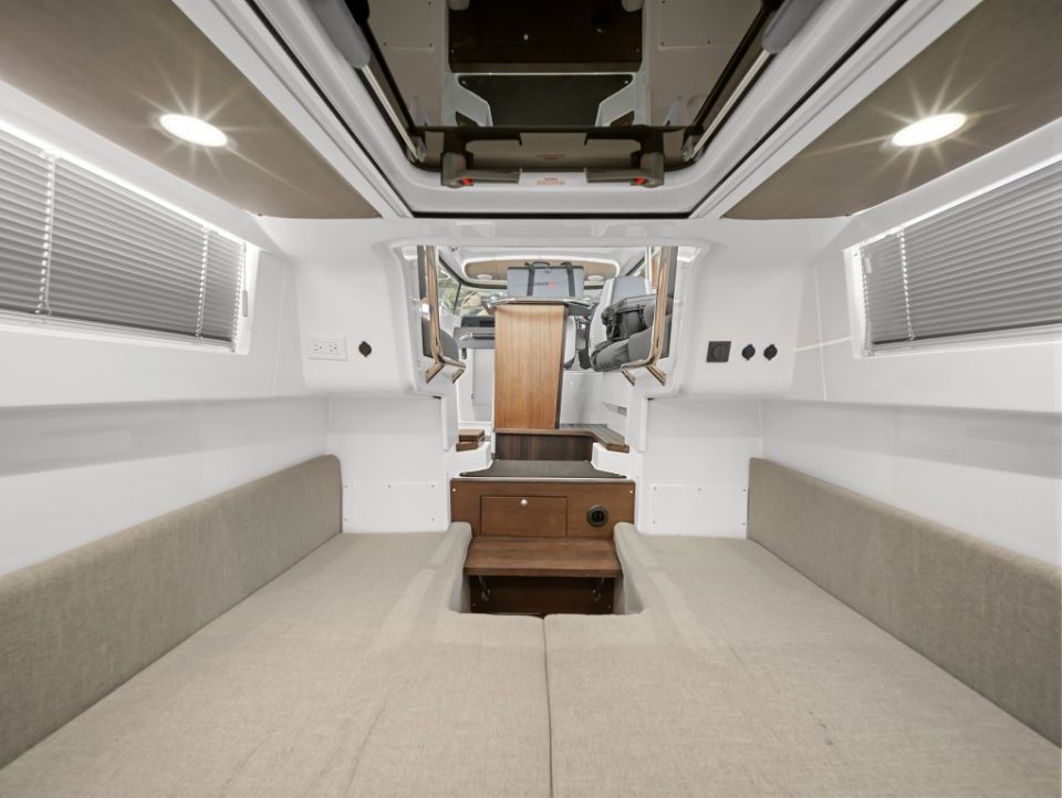 2021 Axopar 37 XC Cross Cabin