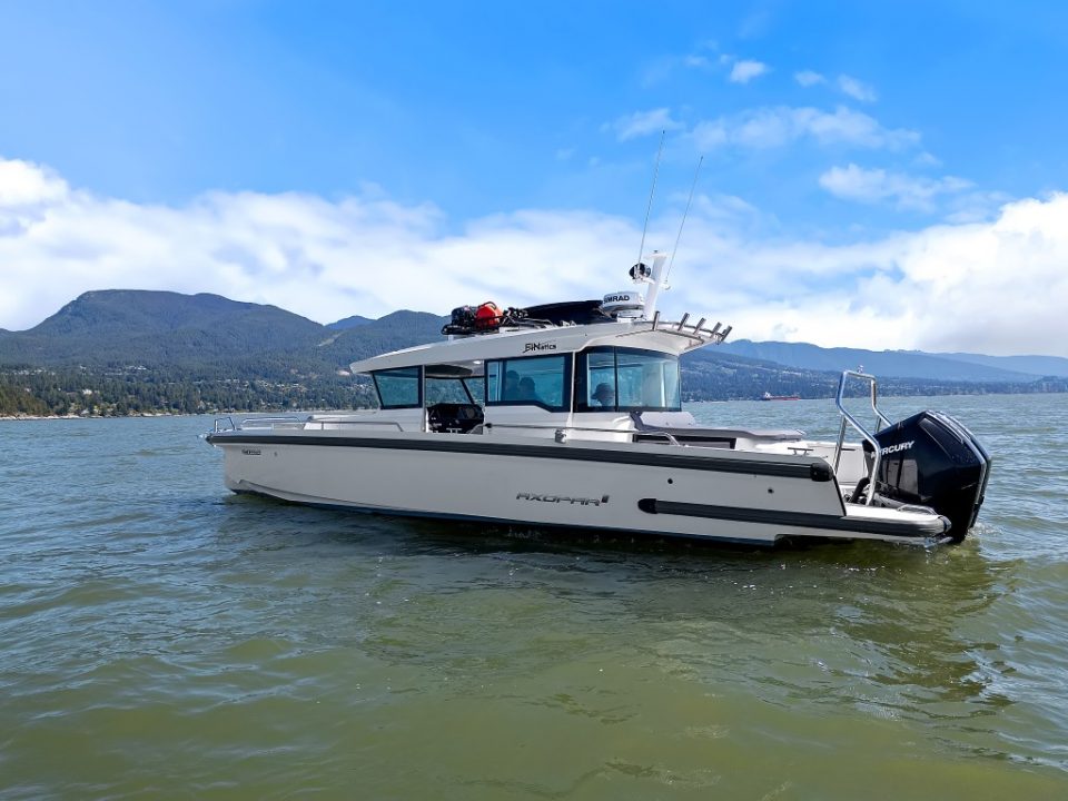 2021 Axopar 37 XC Cross Cabin