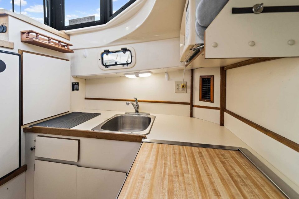 1998 Camano 31 Troll