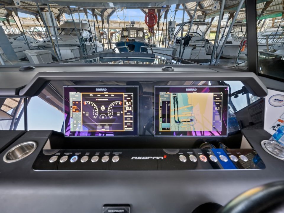 2021 Axopar 37 XC Cross Cabin