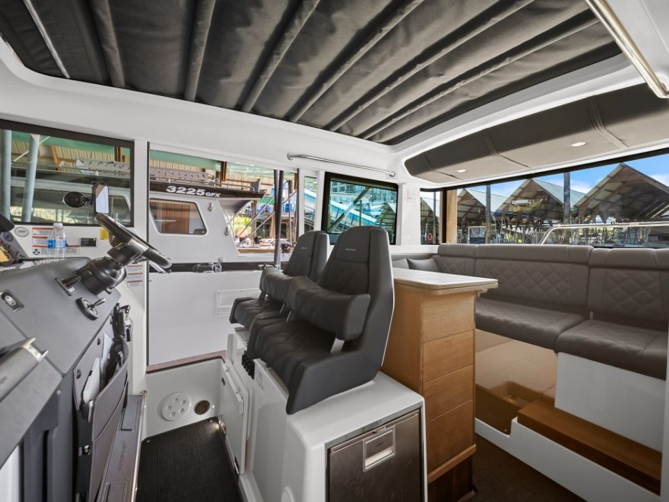 2021 Axopar 37 XC Cross Cabin