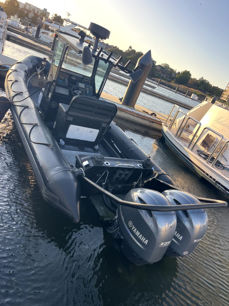 2000 Zodiac Hurricane 733