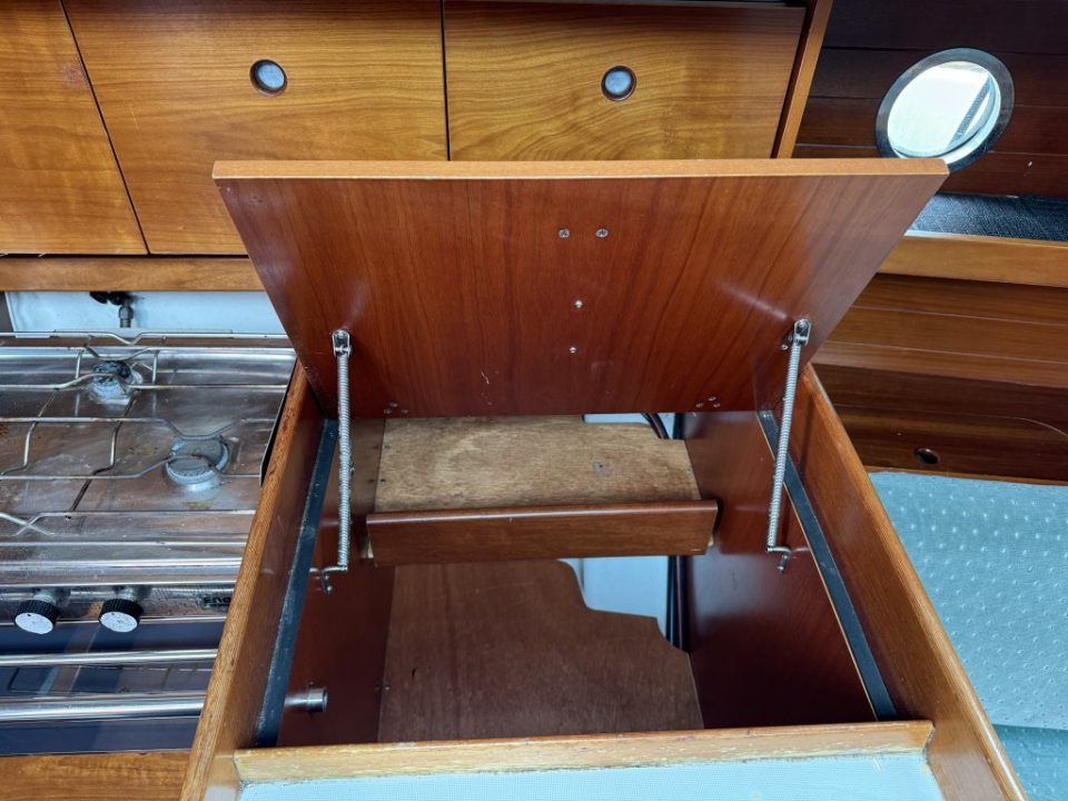 1994 Beneteau Oceanis 300