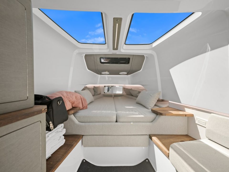 2021 Axopar 37 XC Cross Cabin