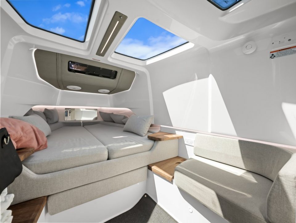 2021 Axopar 37 XC Cross Cabin