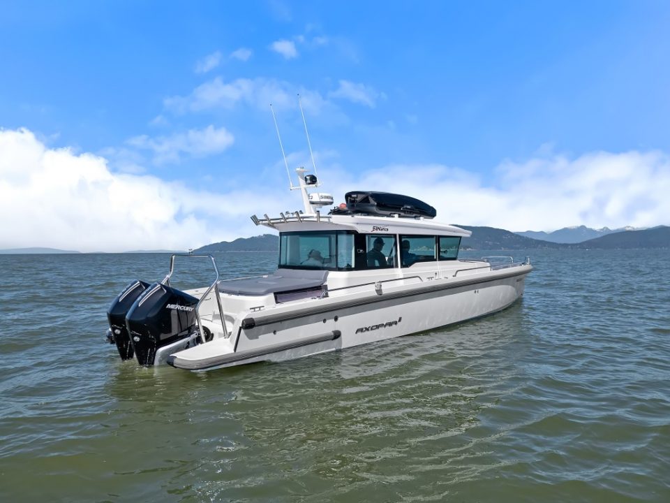 2021 Axopar 37 XC Cross Cabin