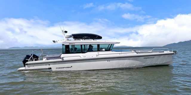 2021 Axopar 37 XC Cross Cabin