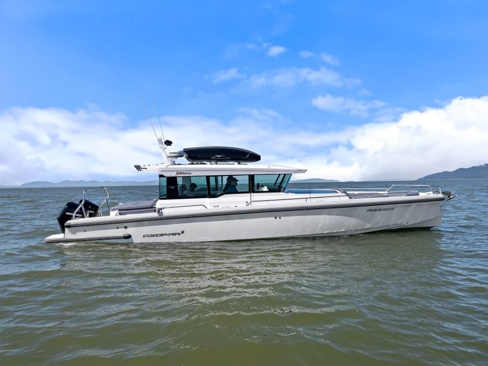 2021 Axopar 37 XC Cross Cabin