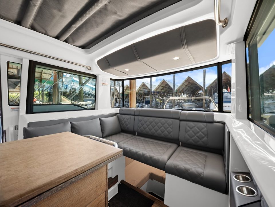 2021 Axopar 37 XC Cross Cabin