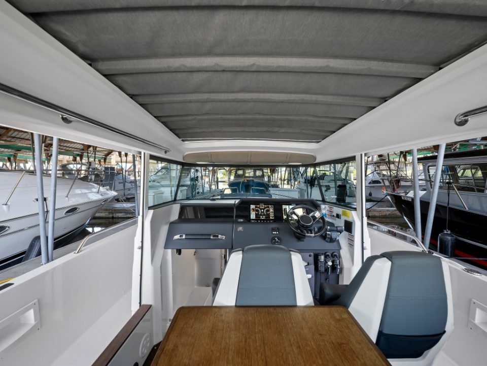 2021 Axopar 37 XC Cross Cabin