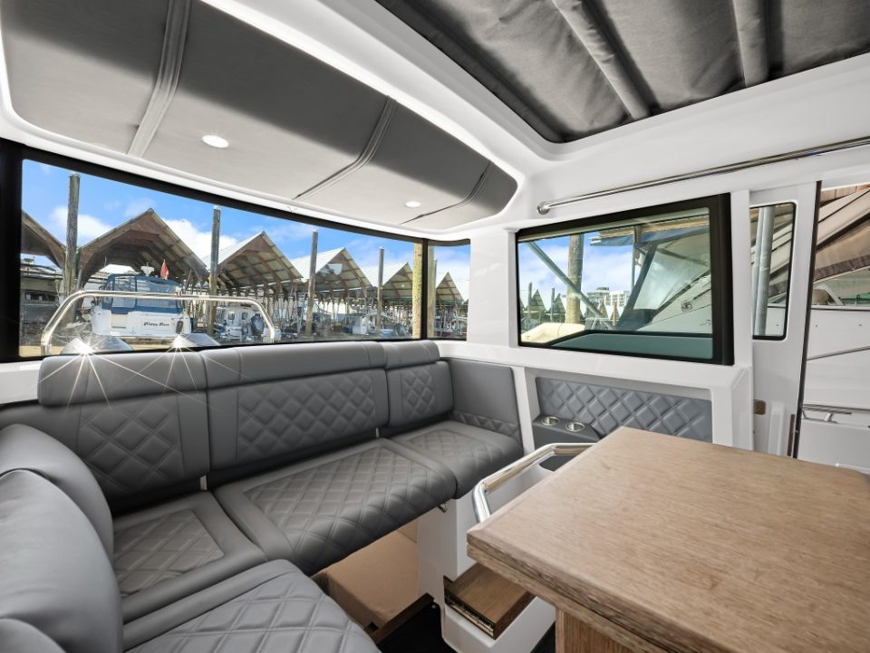 2021 Axopar 37 XC Cross Cabin