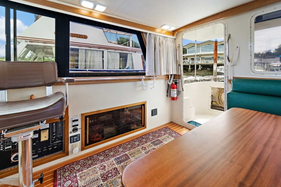 1998 Camano 31 Troll