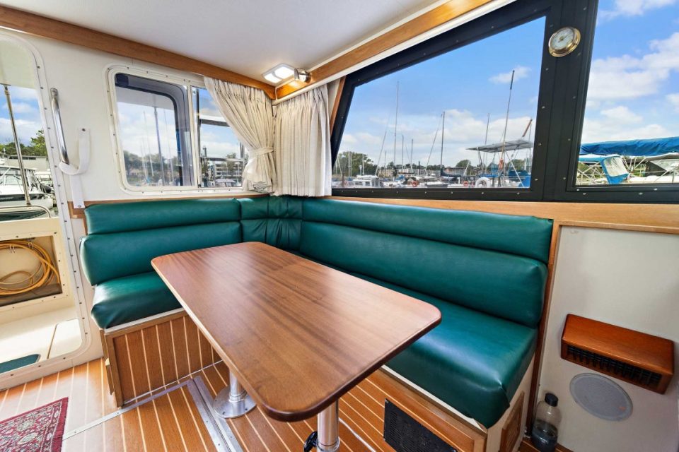 1998 Camano 31 Troll