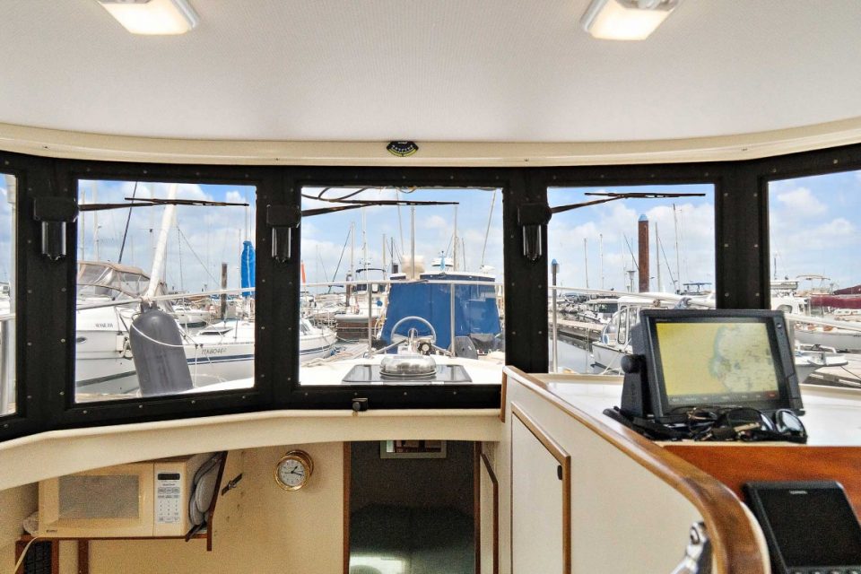 1998 Camano 31 Troll