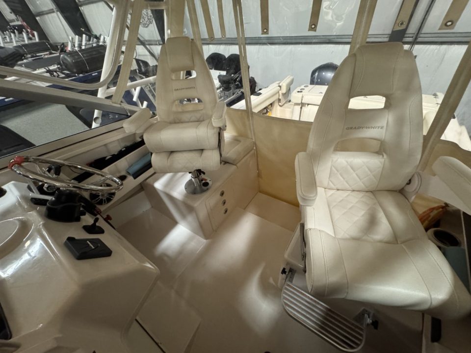 2019 Grady-White Marlin 300