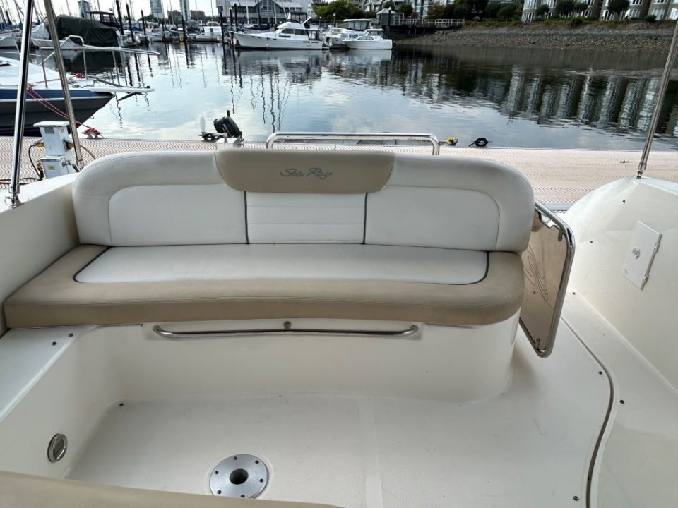 2009 Sea Ray Sundancer 330