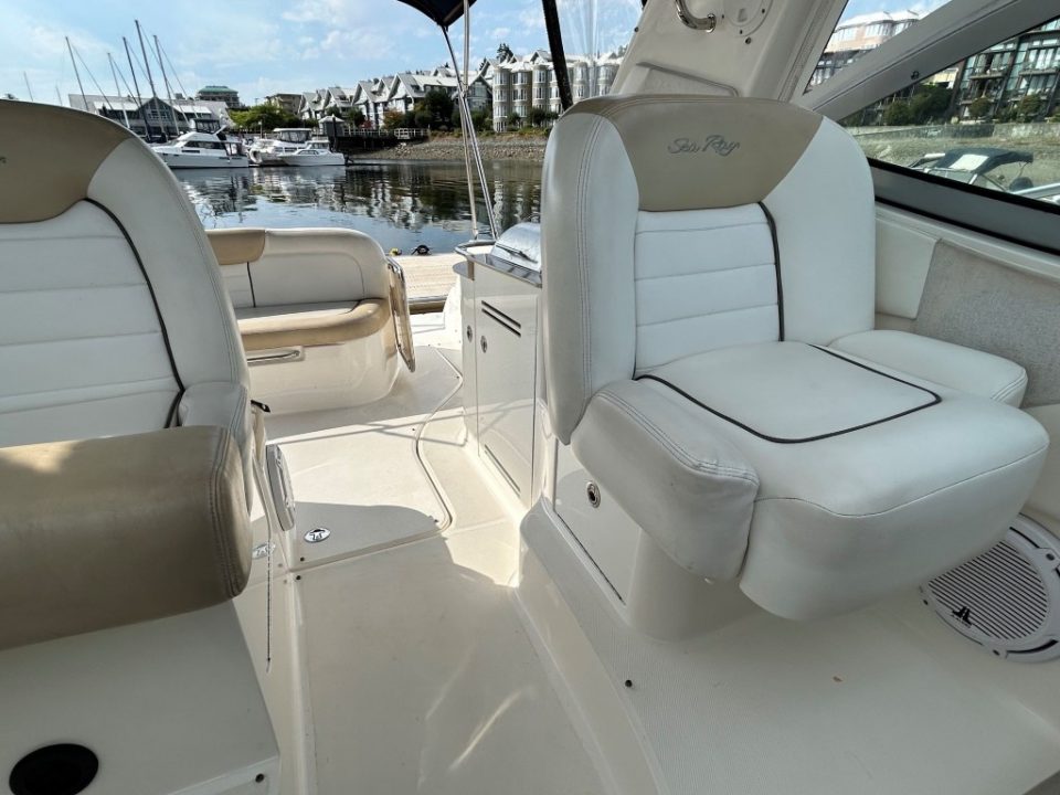 2009 Sea Ray Sundancer 330