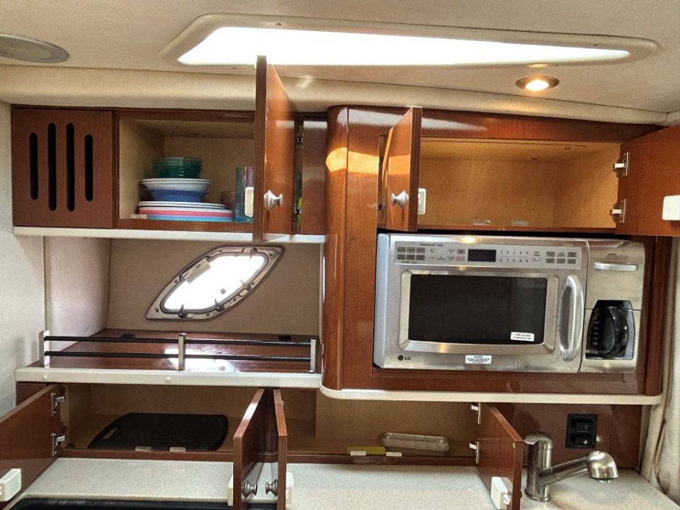 2009 Sea Ray Sundancer 330