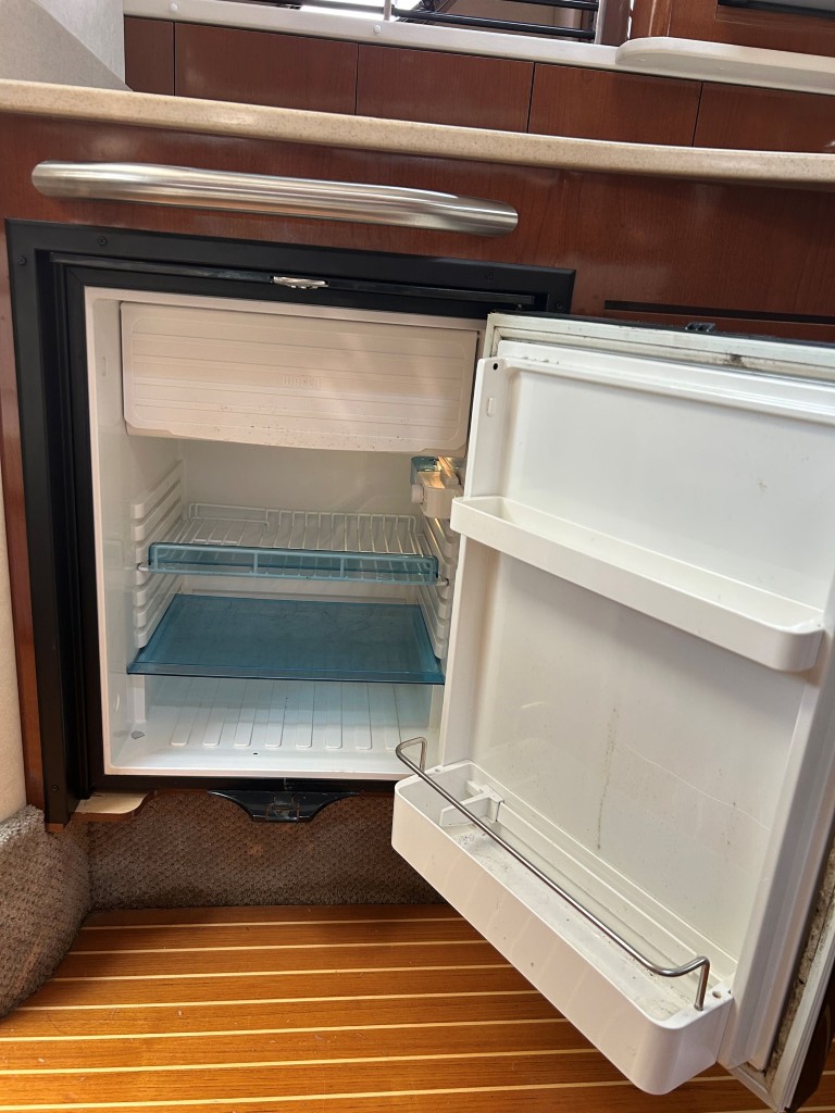 2009 Sea Ray Sundancer 330