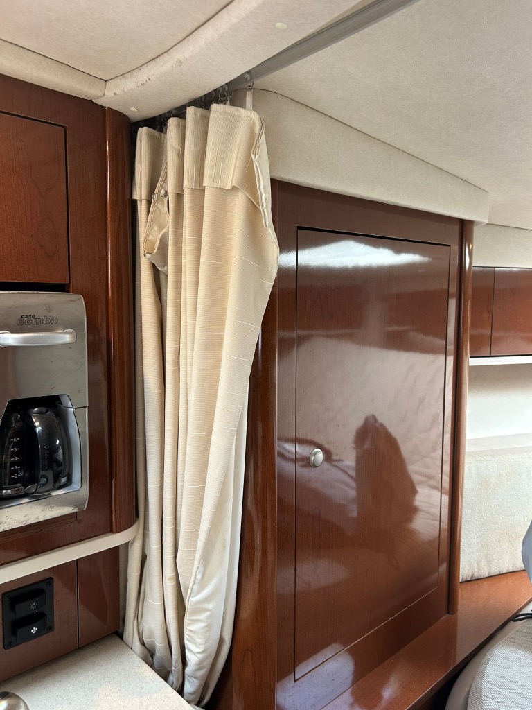 2009 Sea Ray Sundancer 330