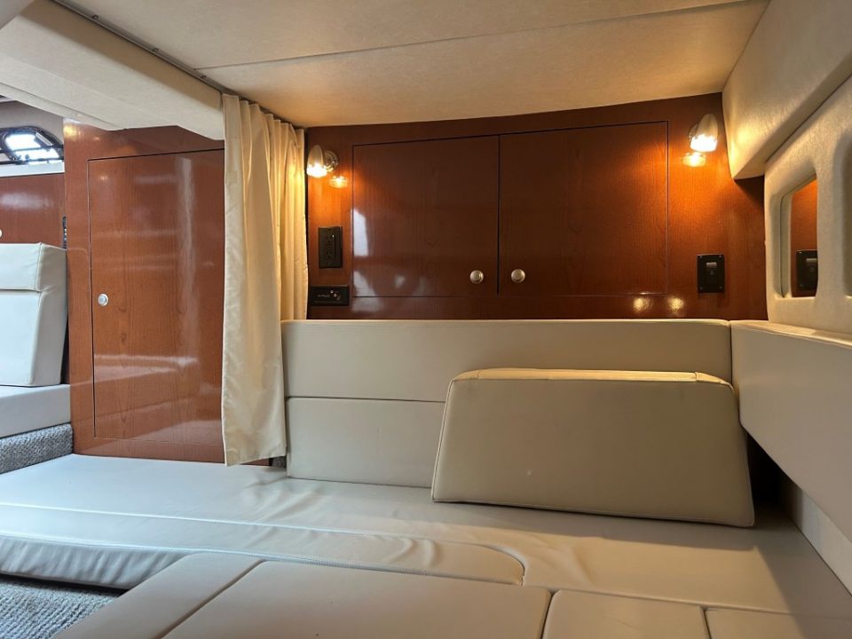 2009 Sea Ray Sundancer 330