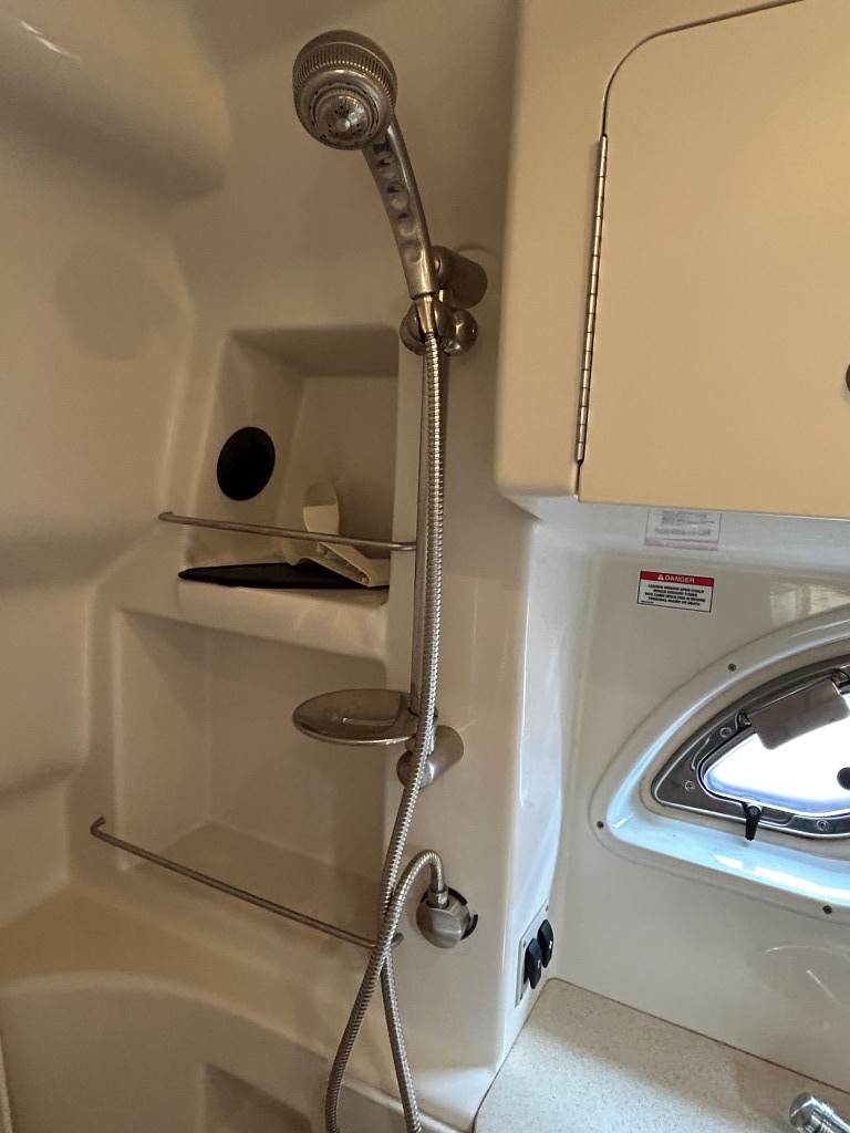 2009 Sea Ray Sundancer 330