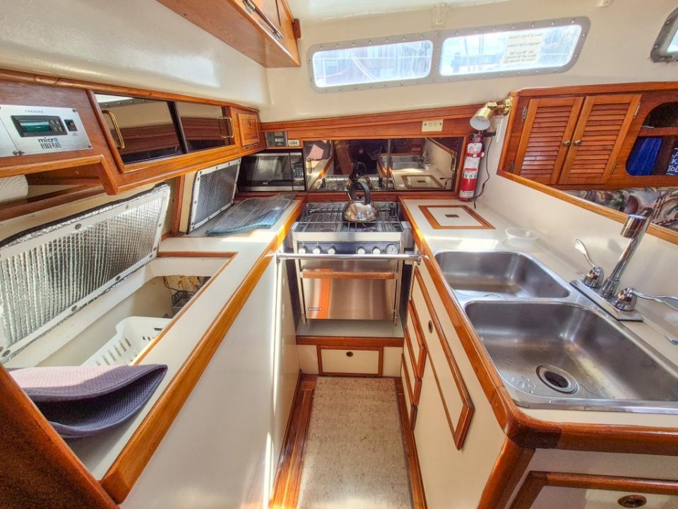 1973 Whitby 42