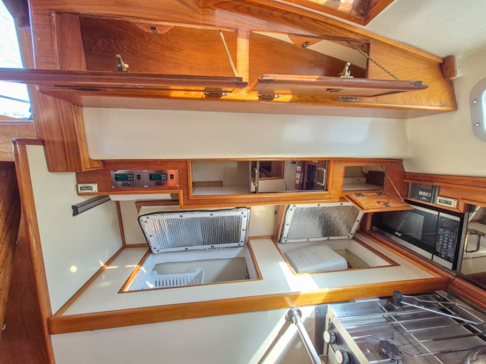 1973 Whitby 42