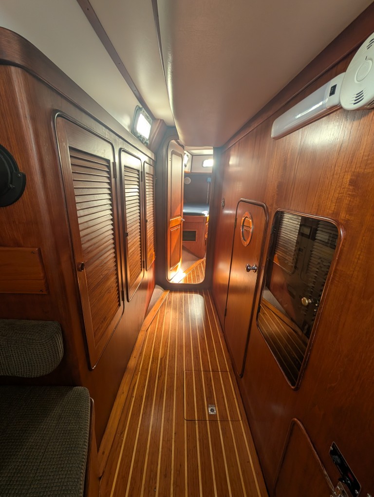1981 Gulfstar 44