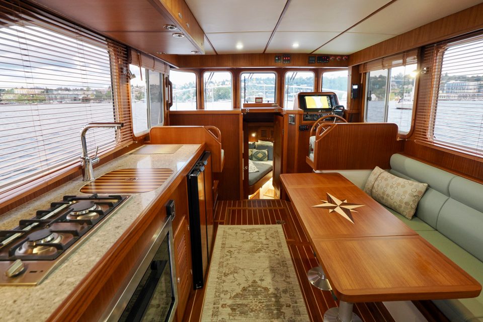Helmsman Trawlers 31x