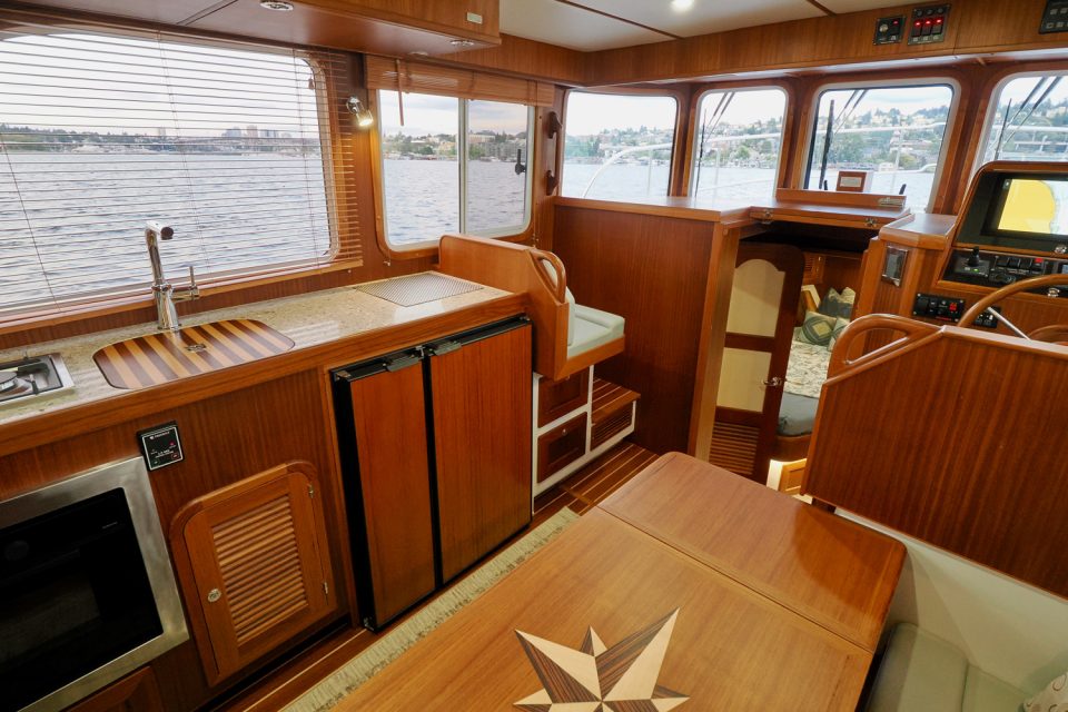 Helmsman Trawlers 31x