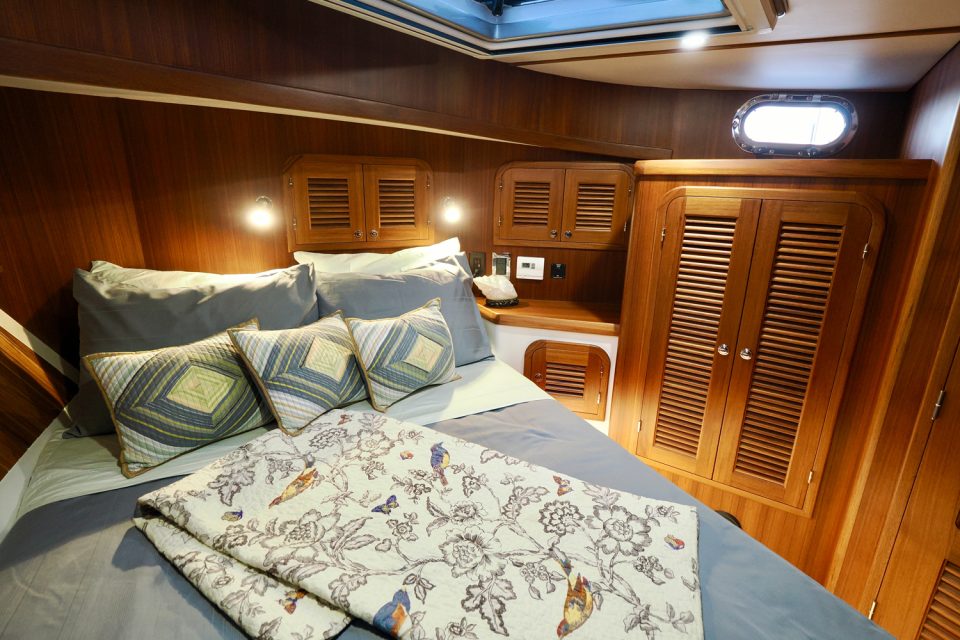 Helmsman Trawlers 31x