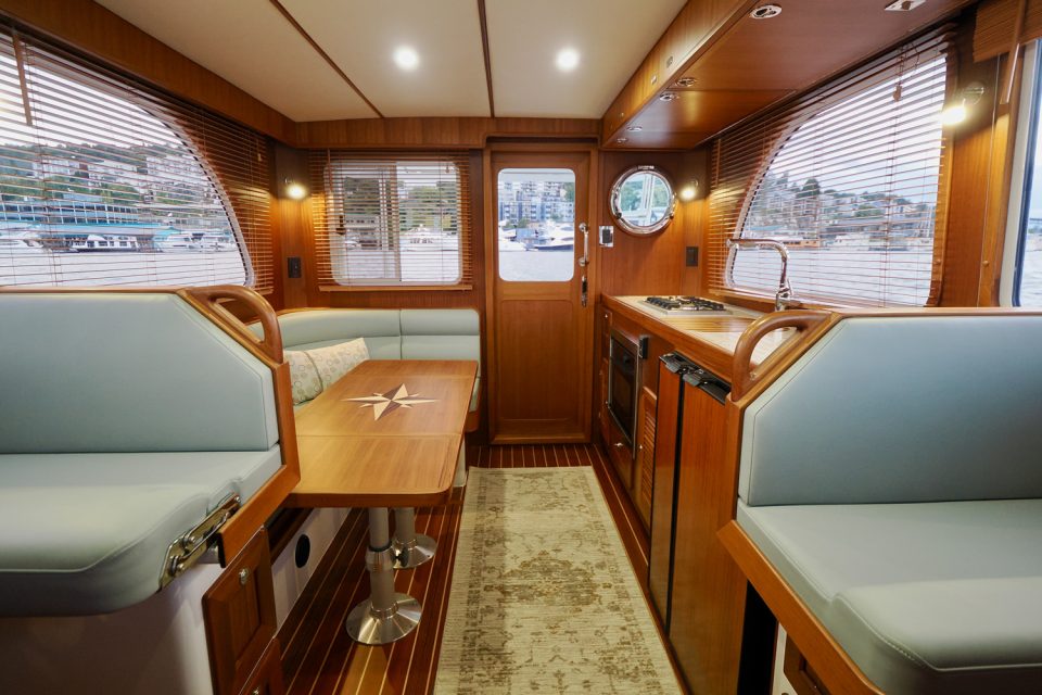 Helmsman Trawlers 31x