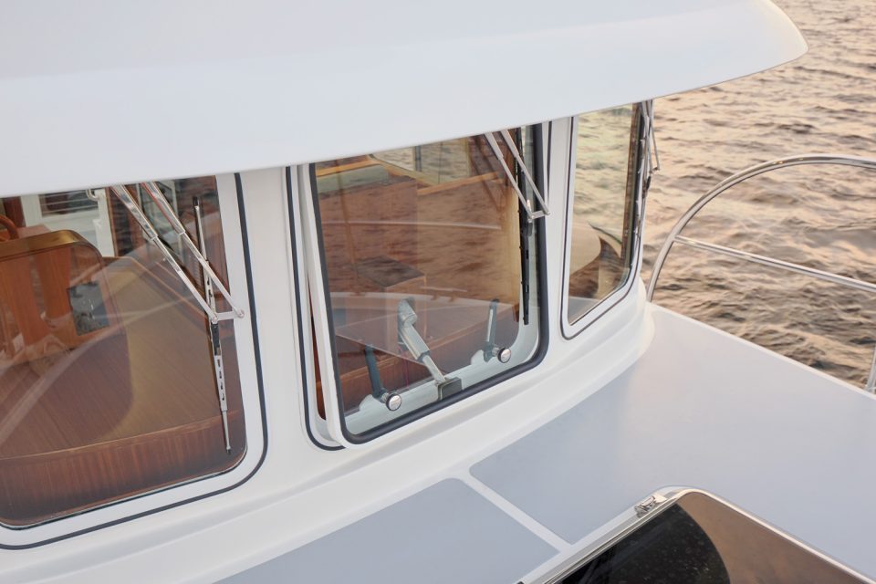 Helmsman Trawlers 31x