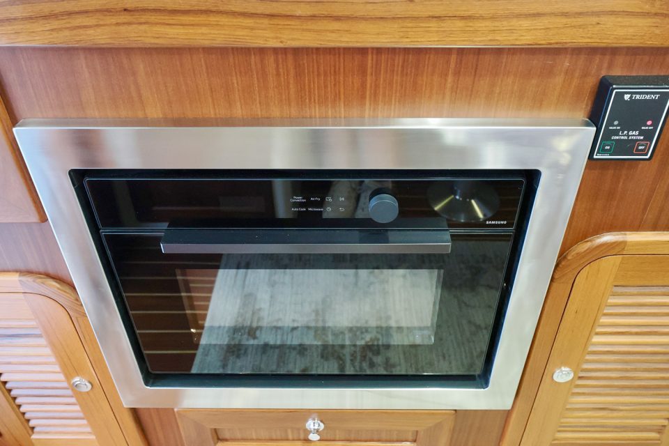 Helmsman Trawlers 31x