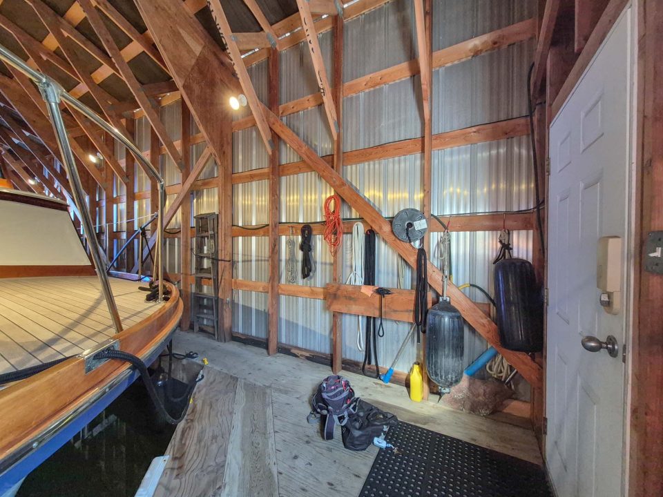 1996 Custom North Saanich 45′ Boathouse - photo 4