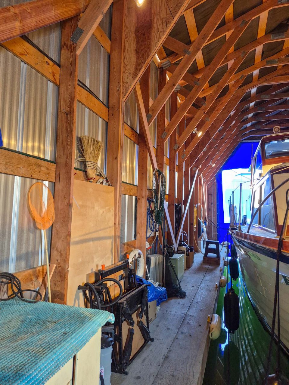 1996 Custom North Saanich 45′ Boathouse - photo 7