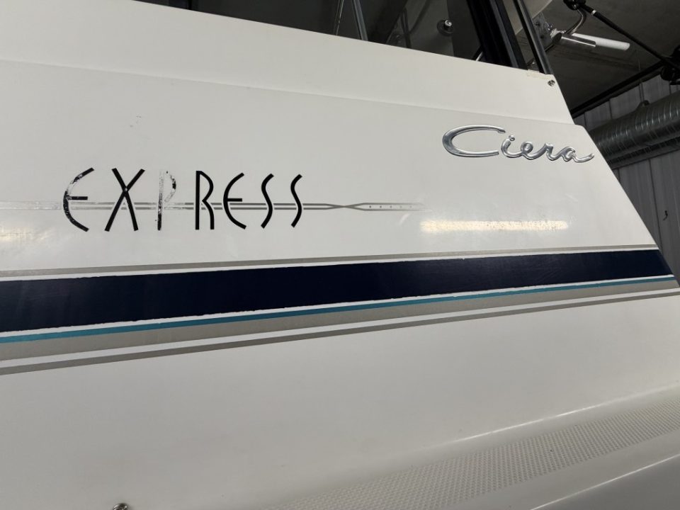 2000 Bayliner 2859 Ciera Express - photo 11