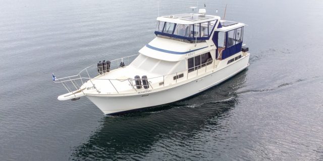 1989 Tollycraft 44 Cockpit Motor Yacht