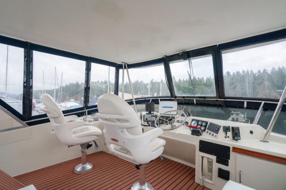 1989 Tollycraft 44 Cockpit Motor Yacht